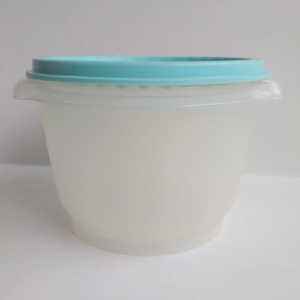 Vtg Tupperware Servalier Bowl with Teal Blue Lid